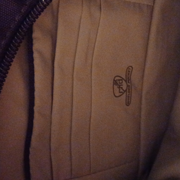 Brand New WOT Deep Purple Travelon Crossbody Purse with Adjustable Strapes - Picture 4 of 7